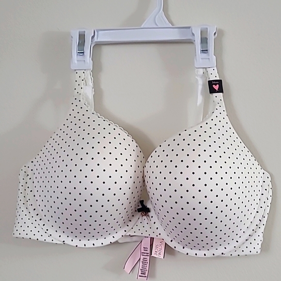 Victoria Scerect - Picture 1 of 2